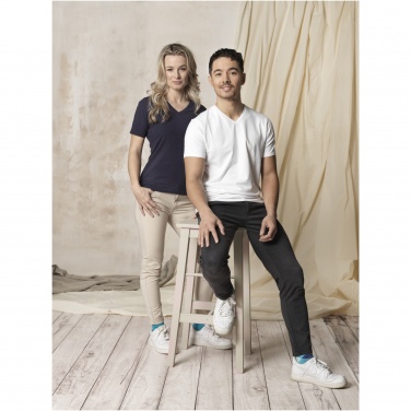 Logotrade Logogeschenke das Foto: Kawartha T-Shirt für Herren mit V-Ausschnitt