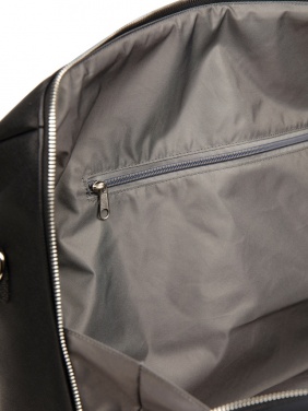 Logotrade Werbegeschenke das Foto: VINGA Bermond Wochenendtasche aus RCS recyceltem PU