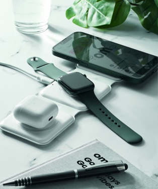 Logotrade Logogeschenke das Foto: 3fach Ladestation