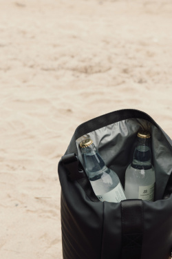 Logotrade Werbegeschenke das Foto: VINGA Baltimore RCS Roll-Top Kühltasche