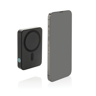 Logotrade Firmengeschenke das Foto: Amporia 10.000mAh magnetische Powerbak aus RCS rec. ABS