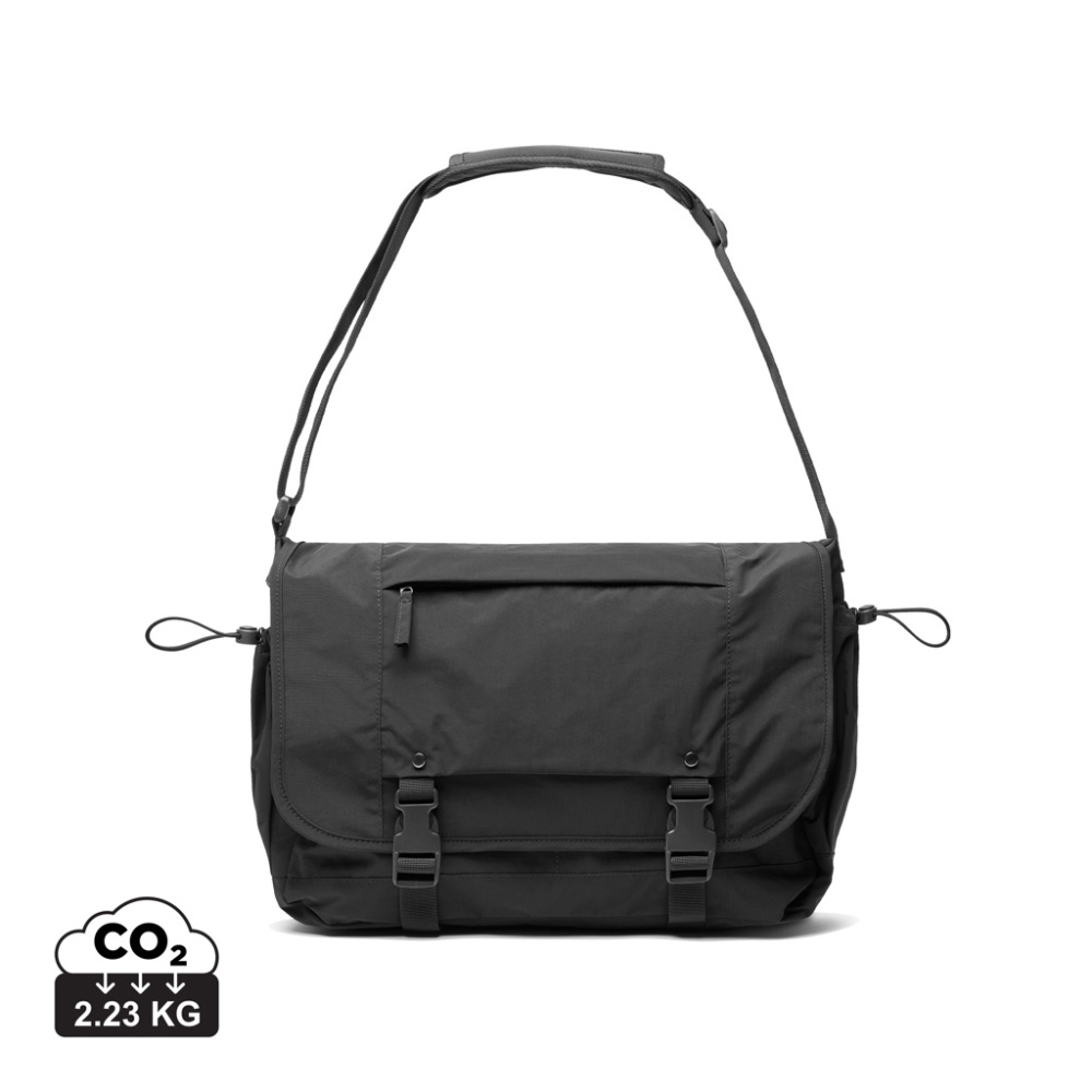 Logotrade Geschäftsgeschenke das Foto: KENTO URBAN 15,6" Messenger aus RCS recyceltem Nylon