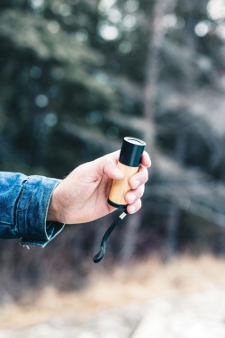 Logo trade firmakingid foto: Bambusest ja RCS-i sertifikaadiga taaskasutatud plastikust taskulamp