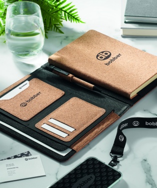 Logo trade reklaamtooted foto: A5 märkmik-mapp korgist