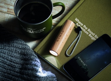 Logo trade firmakingituse pilt: Pöögipuidust laetav taskulamp