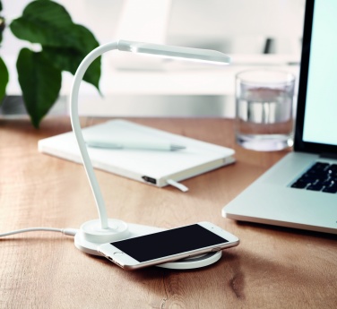 Logotrade reklaamtooted pilt: Lauavalgusti ja laadija 10W