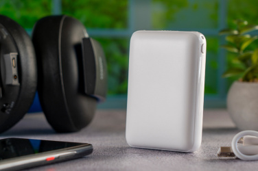 Logotrade meened pilt: Akupank 10 000 mAh KILLIS