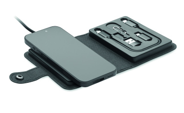 Logotrade reklaamkingi foto: CAWATT 4 in 1 kaabli pistikute komplekt 15W