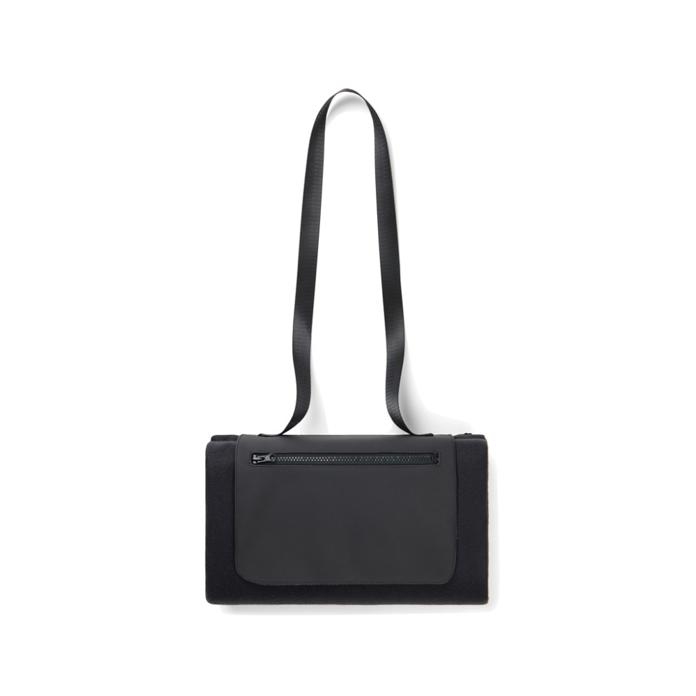 Logotrade firmakingituse foto: VINGA Baltimore RCS piknikutekk