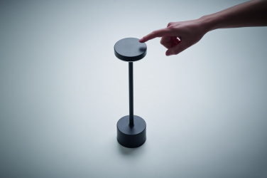 Logo trade firmakingi pilt: BISTRO alumiiniumist laualamp