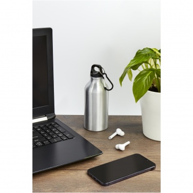 Logotrade liikelahjat mainoslahjat tuotekuva: Oregon 400 ml:n RCS-sertifioitu kierrätetty alumiininen vesipullo karabiinikoukulla