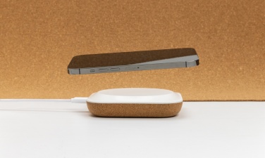 Logo trade mainoslahjat ja liikelahjat kuva: Oregon 10W langaton laturi RCS kierrätysmuovista ja korkista