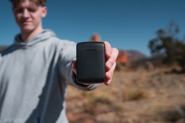 Logo trade liikelahja kuva: Skywave aurinkovoimakuulokkeet RCS kierrätetystä muovista