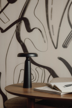 Logotrade liikelahja mainoslahja kuva: VINGA Avery RCS pöytävalaisin