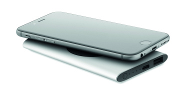 Logotrade ziemassvētku dāvanas foto: Barošanas banka 5000mAh 15W