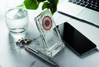 Лого трейд pекламные подарки фото: Acrylic wireless charger 15W