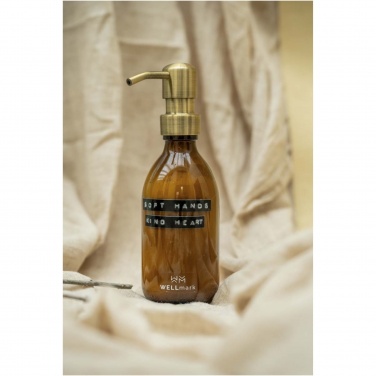 Logotrade kampanjprodukter bild: Wellmark Soft Hands 250 ml handkräm med pump