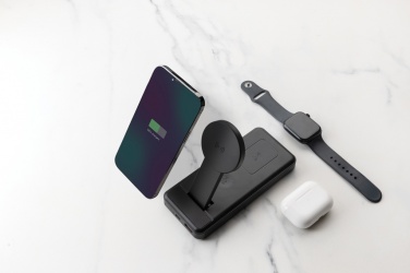 Logotrade presentreklam bild: Fenwick 10.000mAh 3-i-1 powerbank, RCS återvunnen plast