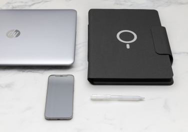 Logotrade profilreklam bild: Artic magnetisk A4 portfolio, 10W trådlös laddning