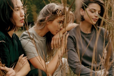 Logotrade reklamprodukter bild: Iqoniq Sierra lättvikt t-shirt i återvunnen bomull