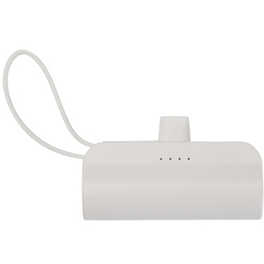 Logotrade profilreklam bild: Alnair 5 000 mAh 10 W Type-C powerbank av återvunnen plast med inbyggt flipstativ och 2-i-1-kabel