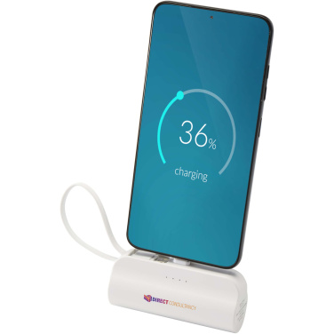 Logotrade reklamprodukter bild: Alnair 5 000 mAh 10 W Type-C powerbank av återvunnen plast med inbyggt flipstativ och 2-i-1-kabel