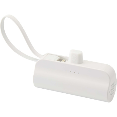 Logotrade profilreklam bild: Alnair 5 000 mAh 10 W Type-C powerbank av återvunnen plast med inbyggt flipstativ och 2-i-1-kabel