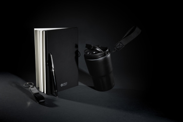 Logotrade profilprodukter bild: Swiss Peak RCS-certifierat lyxgåvoset med termosmugg